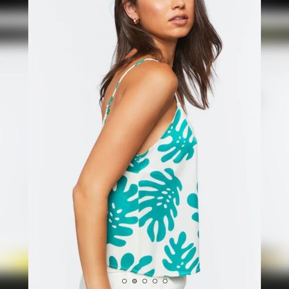 Forever 21 tropical print crop top - Picture 3 of 4